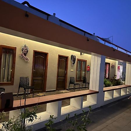 The French Villa Elite Pondicherry Esterno foto